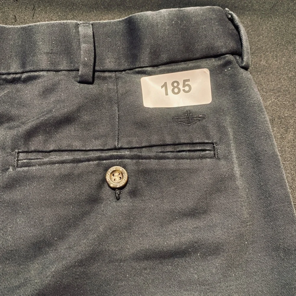 Dockers D4 Relaxed Fit Mens 36x29 Navy Blue Pleated Cuffed Chino Pants